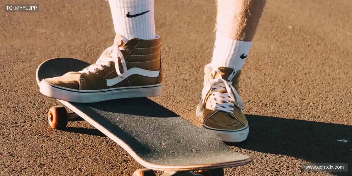 👕穿上热爱，感受荣耀！体育周边官网，正品授权，让每一次支持都有意义！🎁🏆